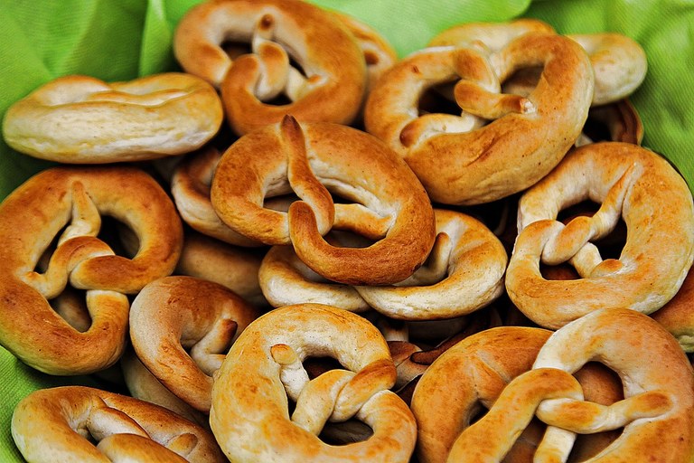 pretzels-pile of.jpg